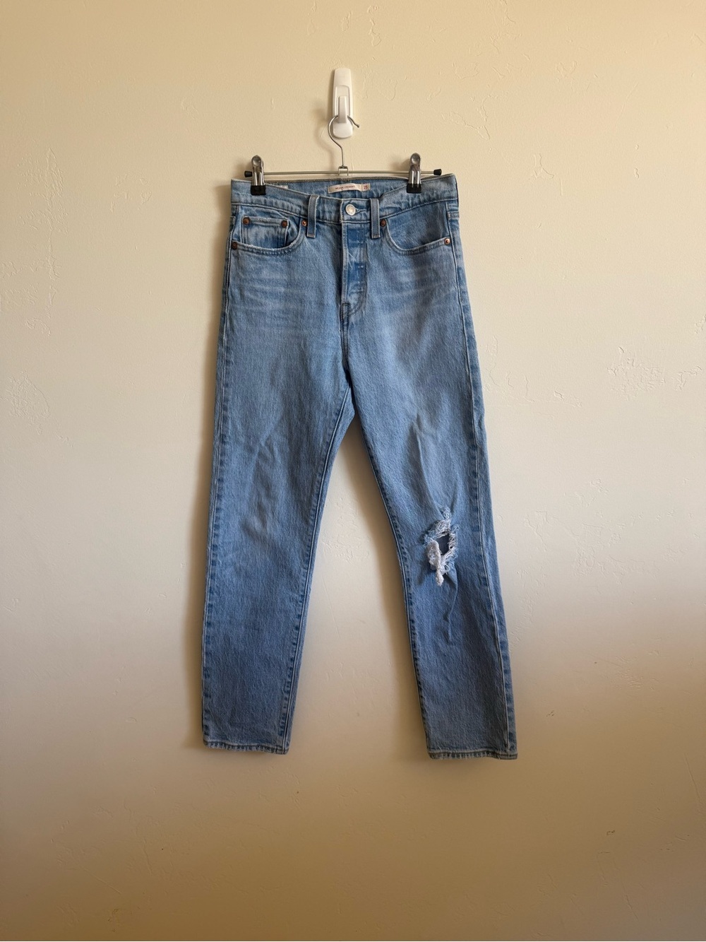Levi’s Wedgie Straight high rise distressed jeans
